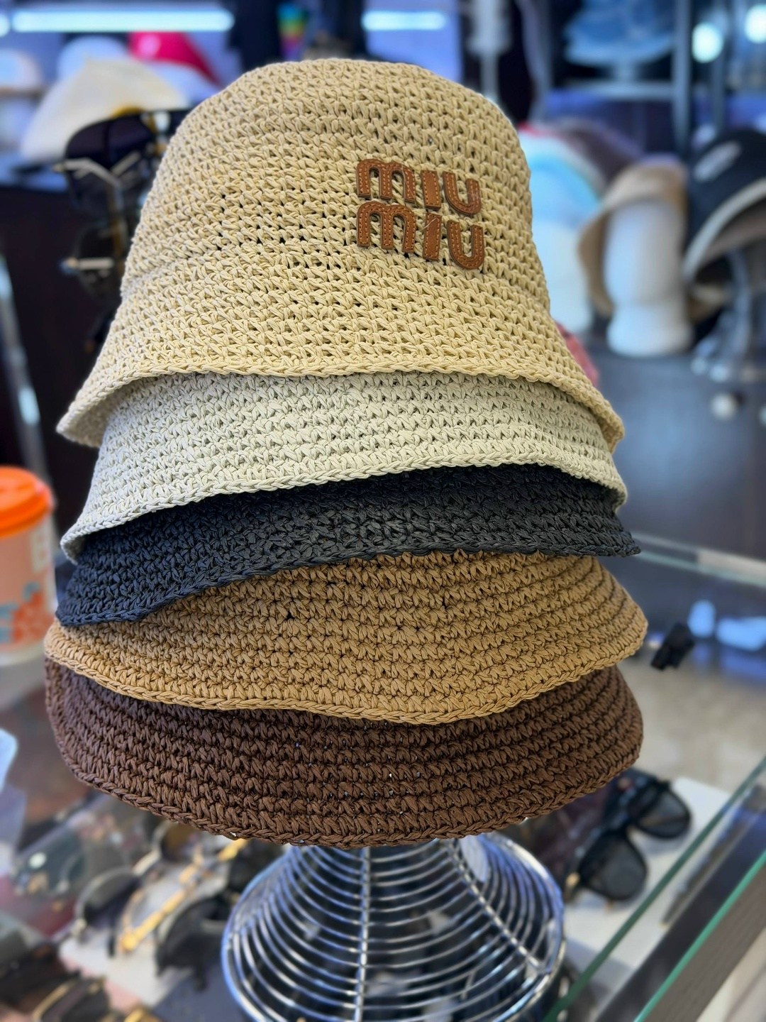 модная шляпка,очки солнцезащитные модные авиатор тренд 2025,модные головные уборы,анастасия решетова,очки солнцезащитные модные авиатор