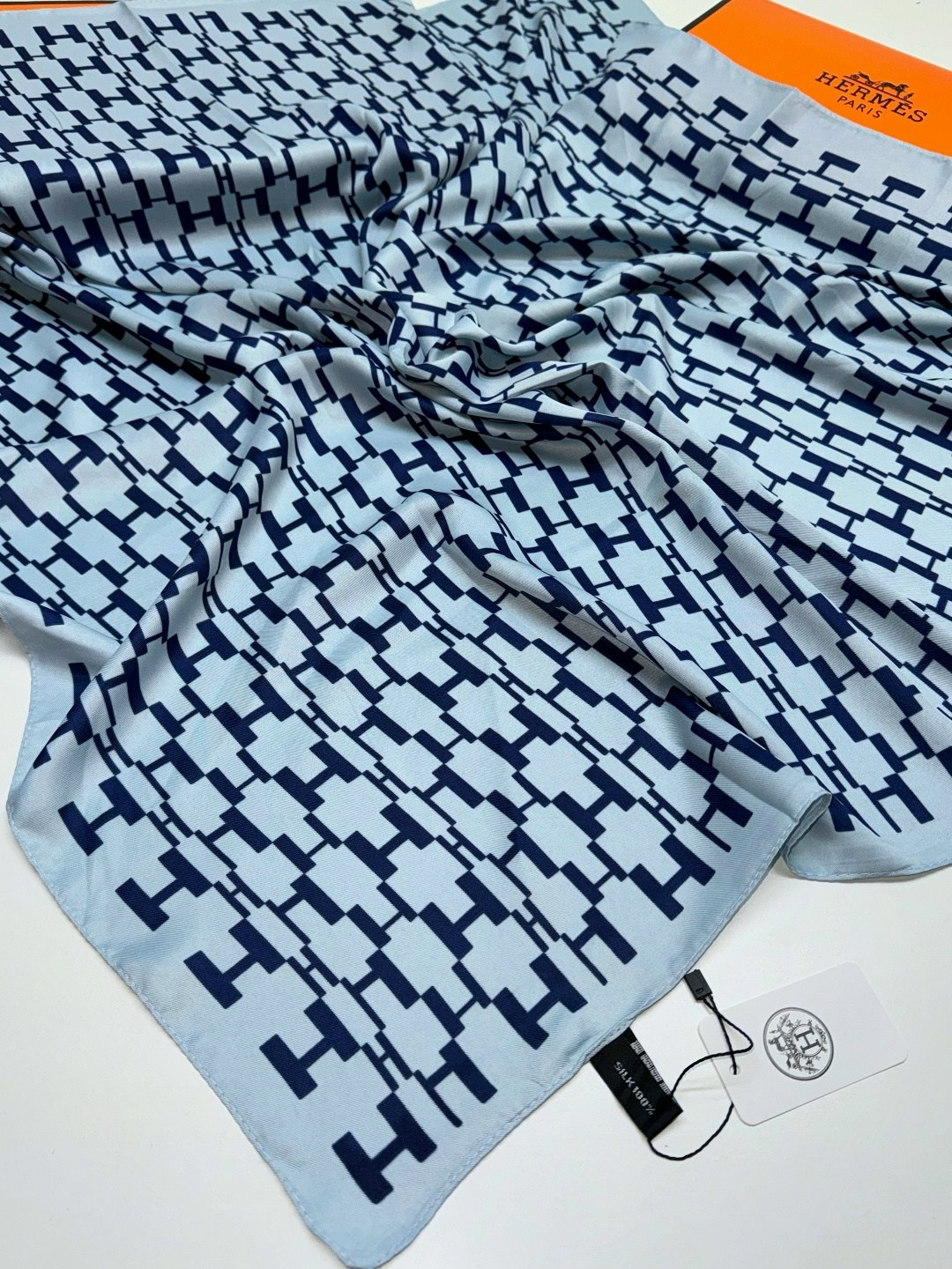 брендовый платок,платки шелковые,платки шарф,брендовые платки,палантин женские