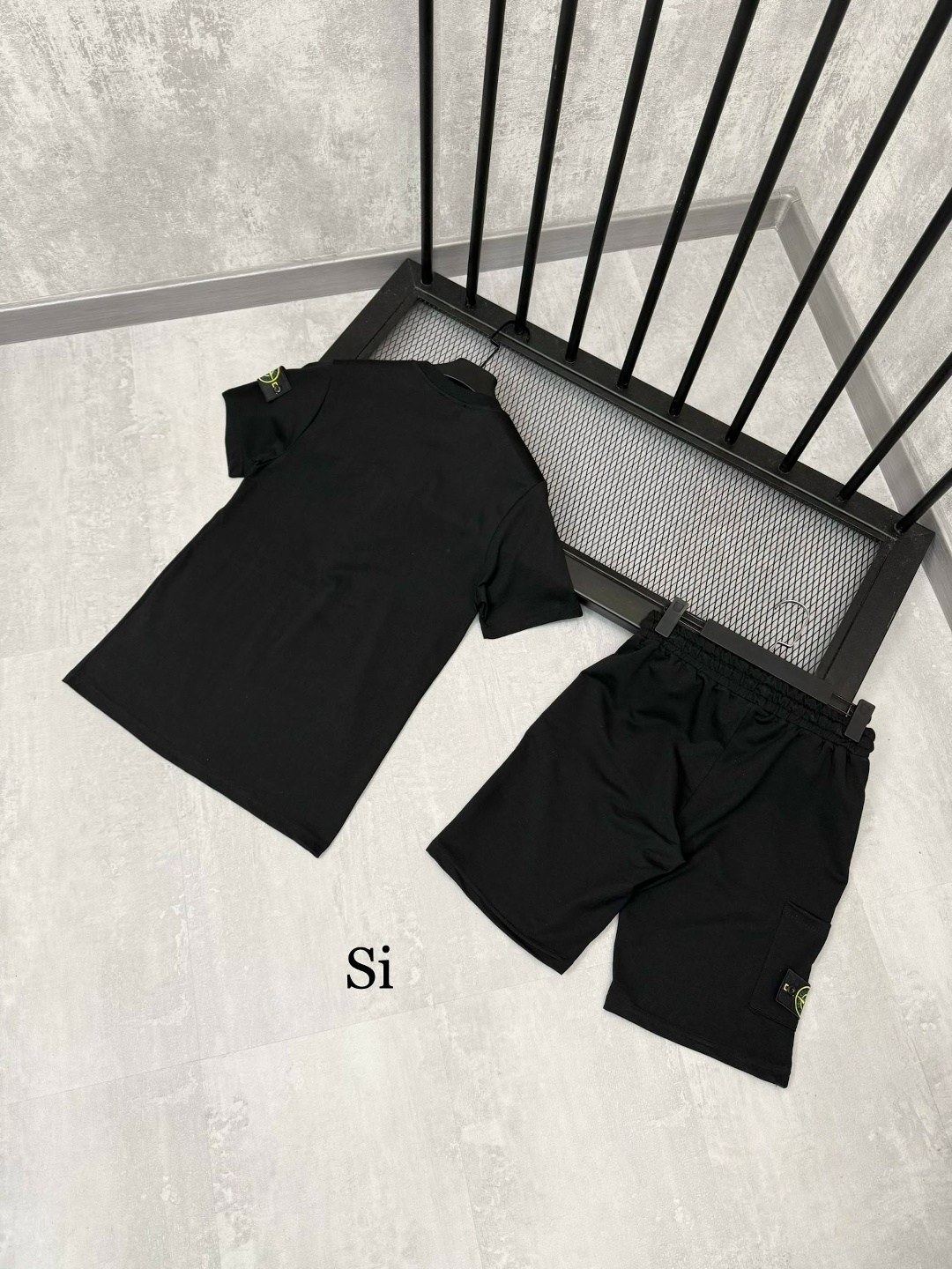 спортивный костюм stone island,шорты stone island,комплект одежды stone island,костюм шортами