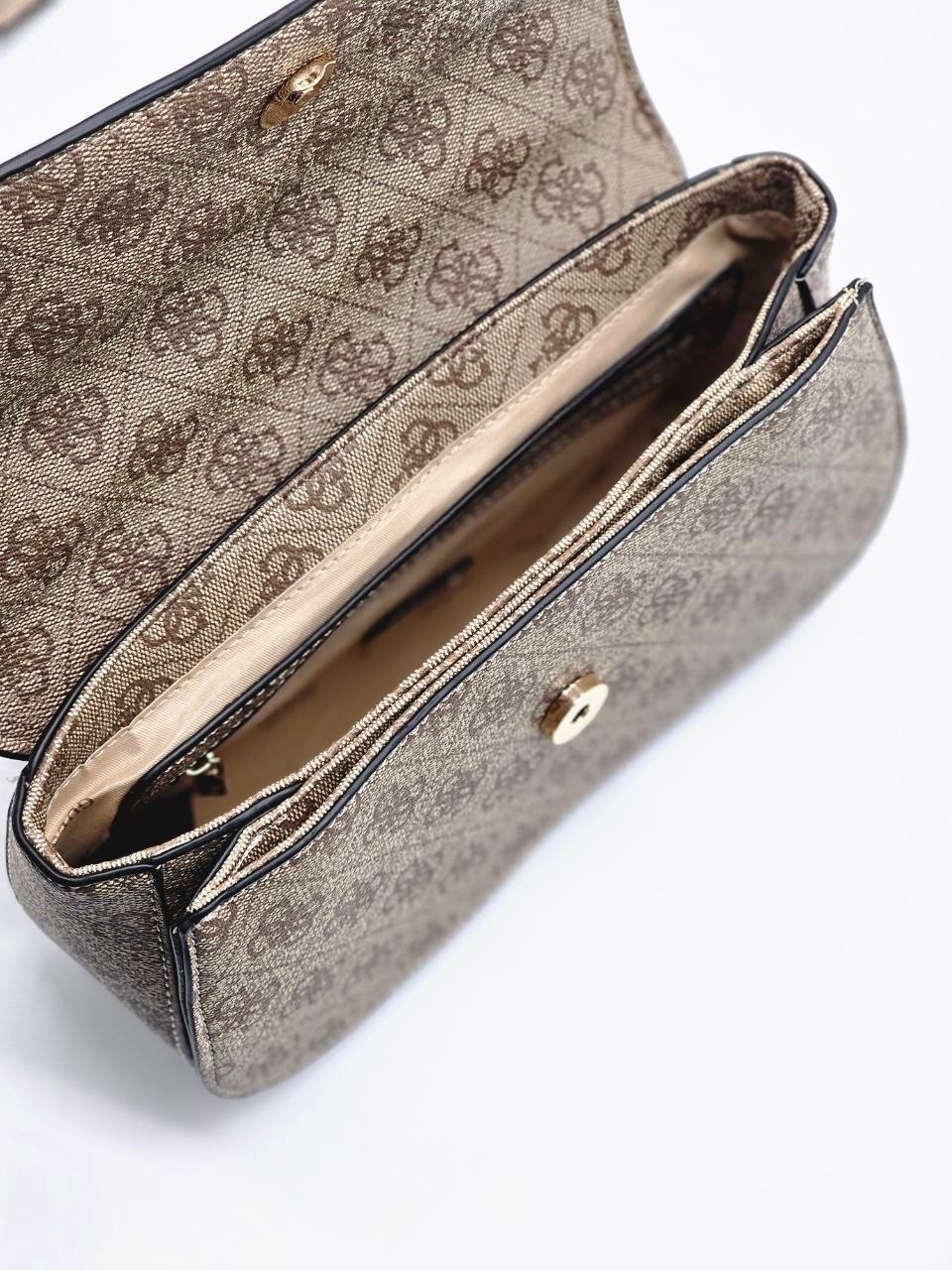 сумка женская guess,guess сумка на плечо кросс-боди,сумка guess,сумка guess через плечо,сумка guess alexie оригинал