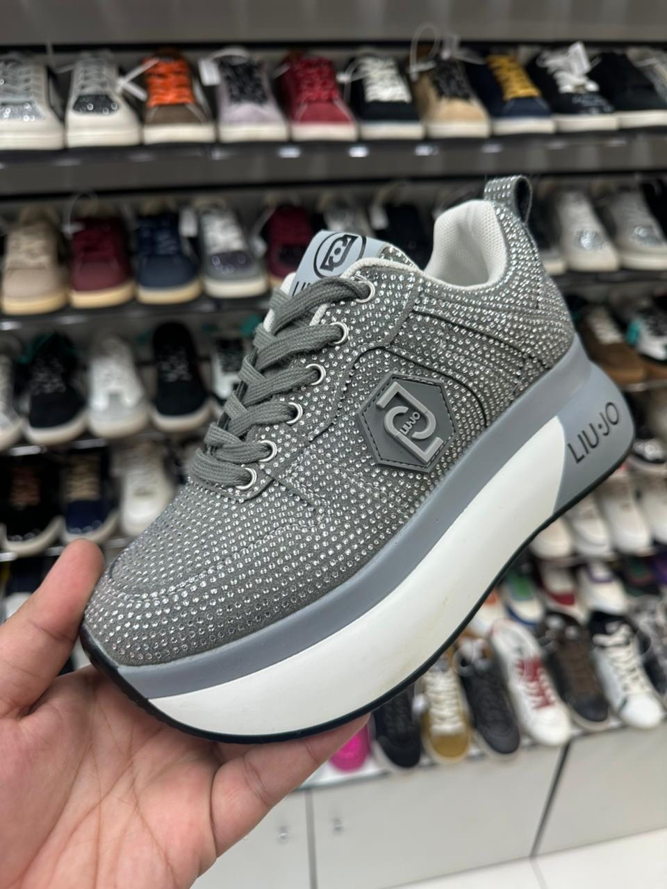 ,кроссовки женские liu jo,женские кроссовки,кроссовки liu jo,черные кроссовки