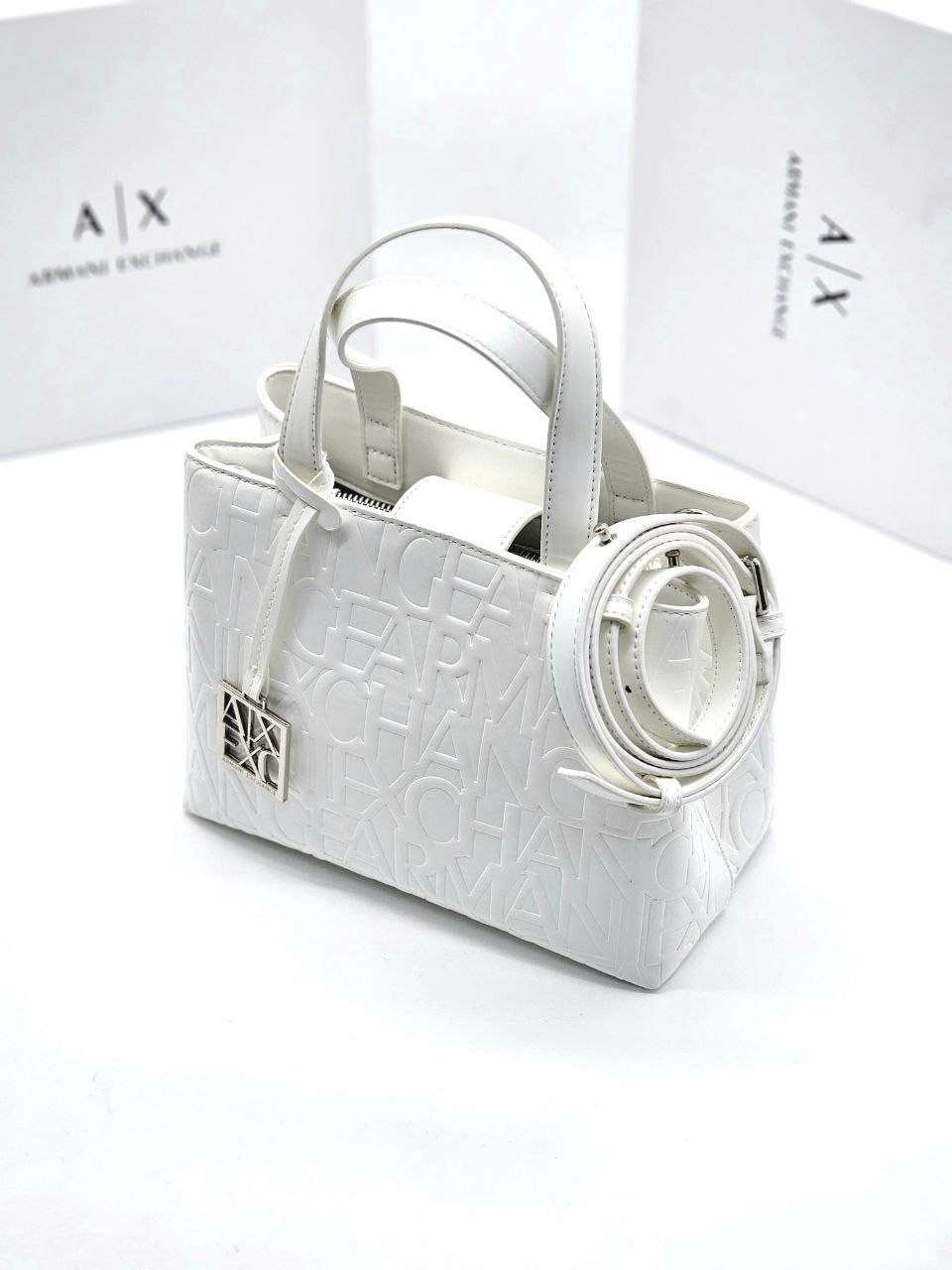 сумка армани эксчендж женская,белая сумка,сумка женская белая,белая сумочка,сумка белая мери кей