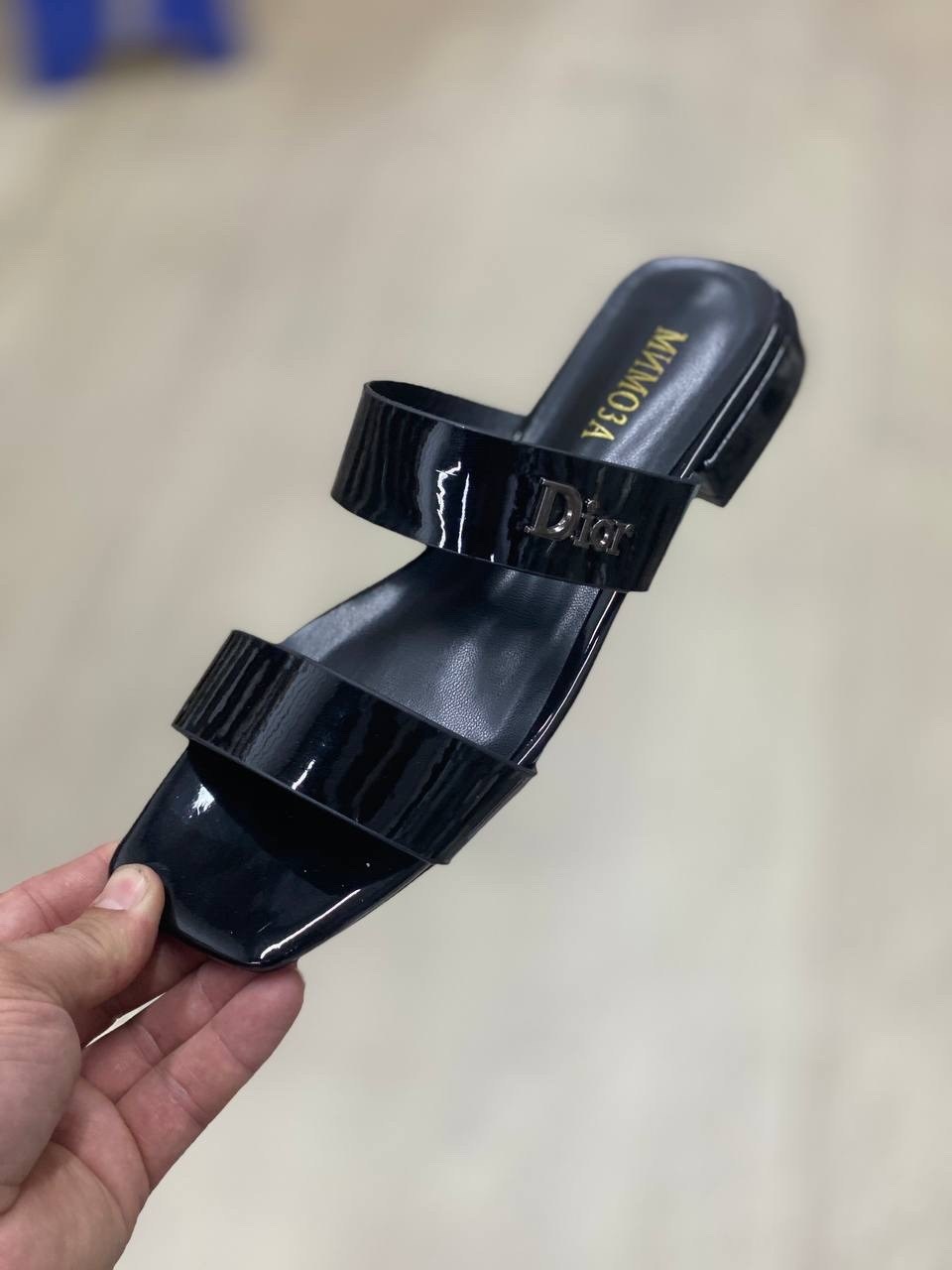 шлепки кристиан диор женские,шлепанцы женские,шлепанцы кристиан диор,шлепки диор,шлепки модные