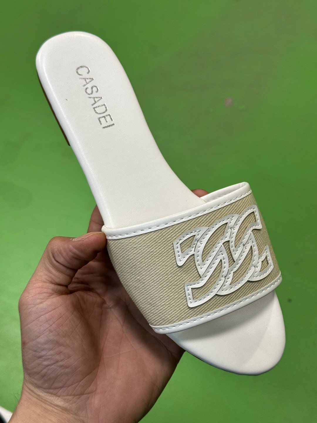 ,женские шлепанцы,модные шлепанцы,тапочки модные,джинсовые босоножки