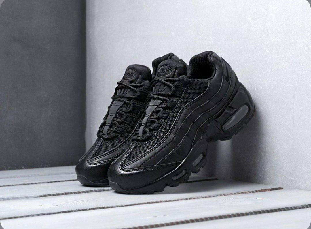 nike air max 95 triple black,nike air max 95 black,кроссовки nike air max 95,nike air max 95 essential,nike air max 95