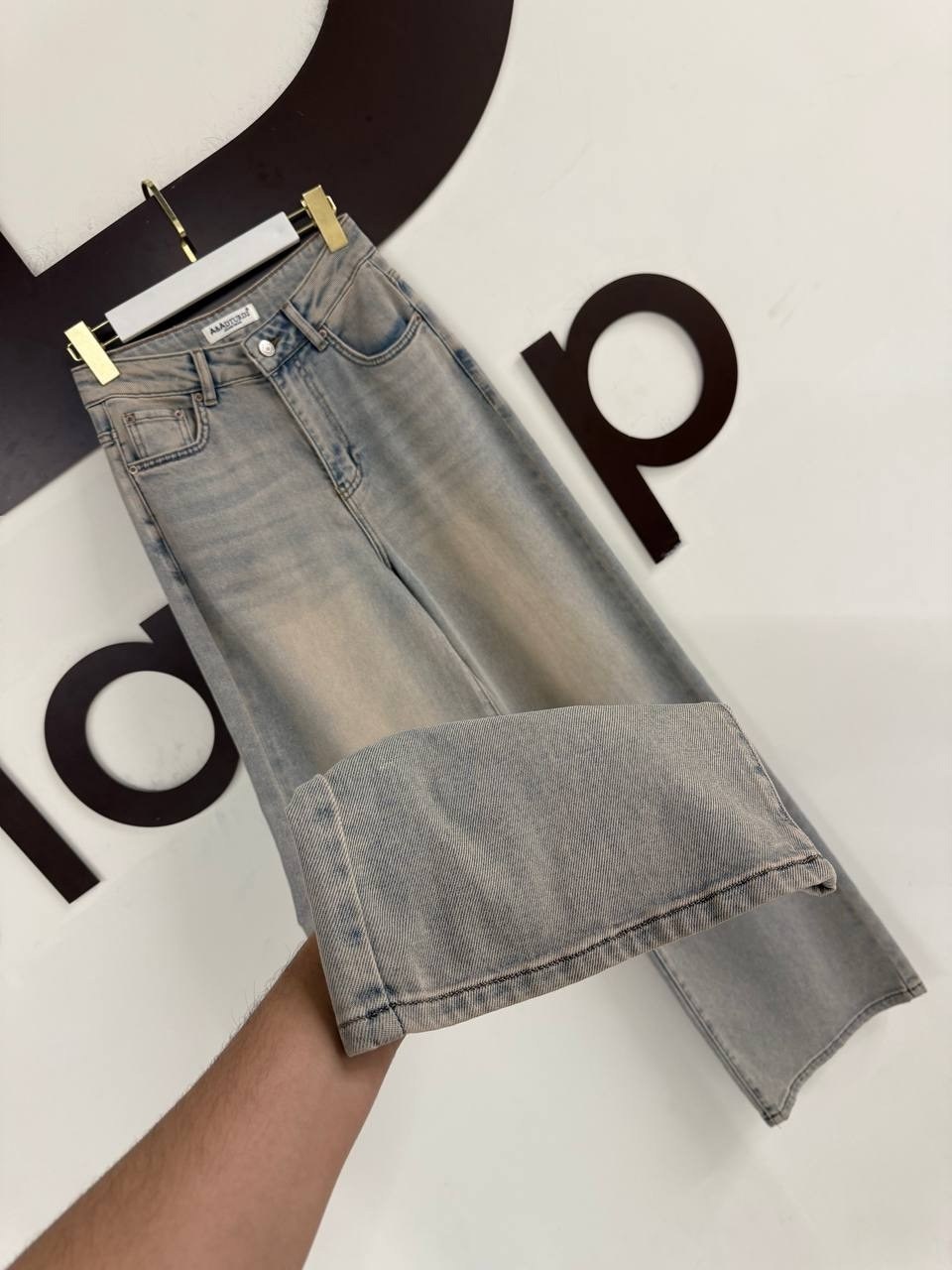 джинсы широкие,джинсы женские с широкими штанинами,широкие женские джинсы,женские джинсы,модные джинсы