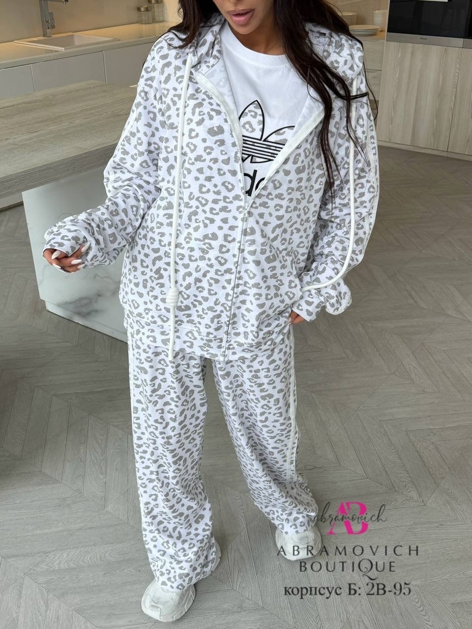женский костюм adidas белого цвета,женская пижама,костюм женский,женская пижама комплект