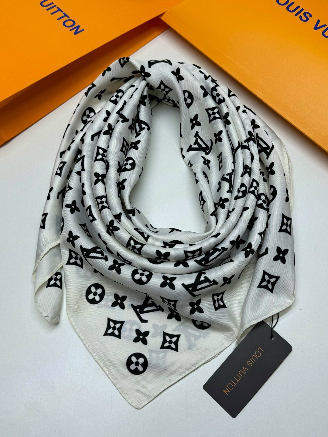 платки шелковые,шарф платок шелковый,женский платок,женские платки шелковый,платки тонки