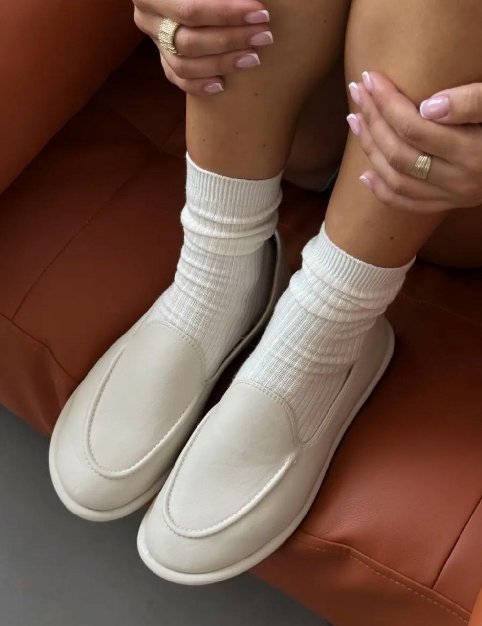 женские лоферы,лоферы белые,лоферы модные,туфли на плоской подошве,женская