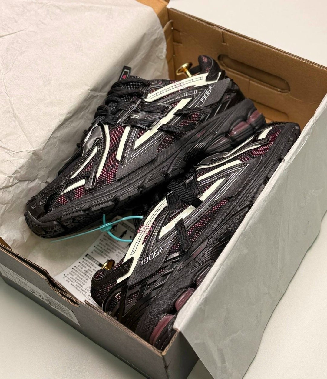 кроссовки new balance 1906a 'black dragon berry',кроссовки new balance 1906a,,кроссовки new balance 1906,кроссовки new balance