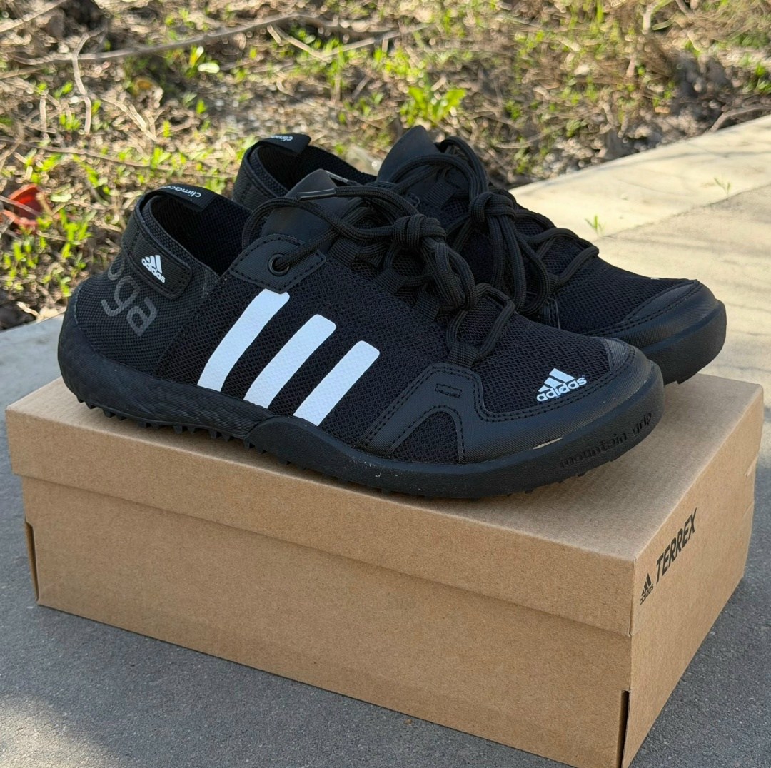 кроссовки мужские adidas,кроссовки adidas,,кроссовки адидас с сеткой на подошве,adidas daroga кроссовки мужские