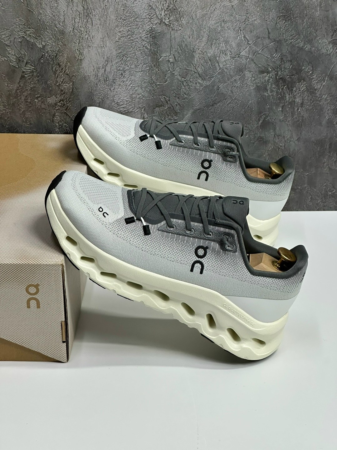 кроссовки on cloudtilt,on running кроссовки cloudtilt rock / sand белый,кроссовки,кроссовки on cloudtilt серебристый серый,