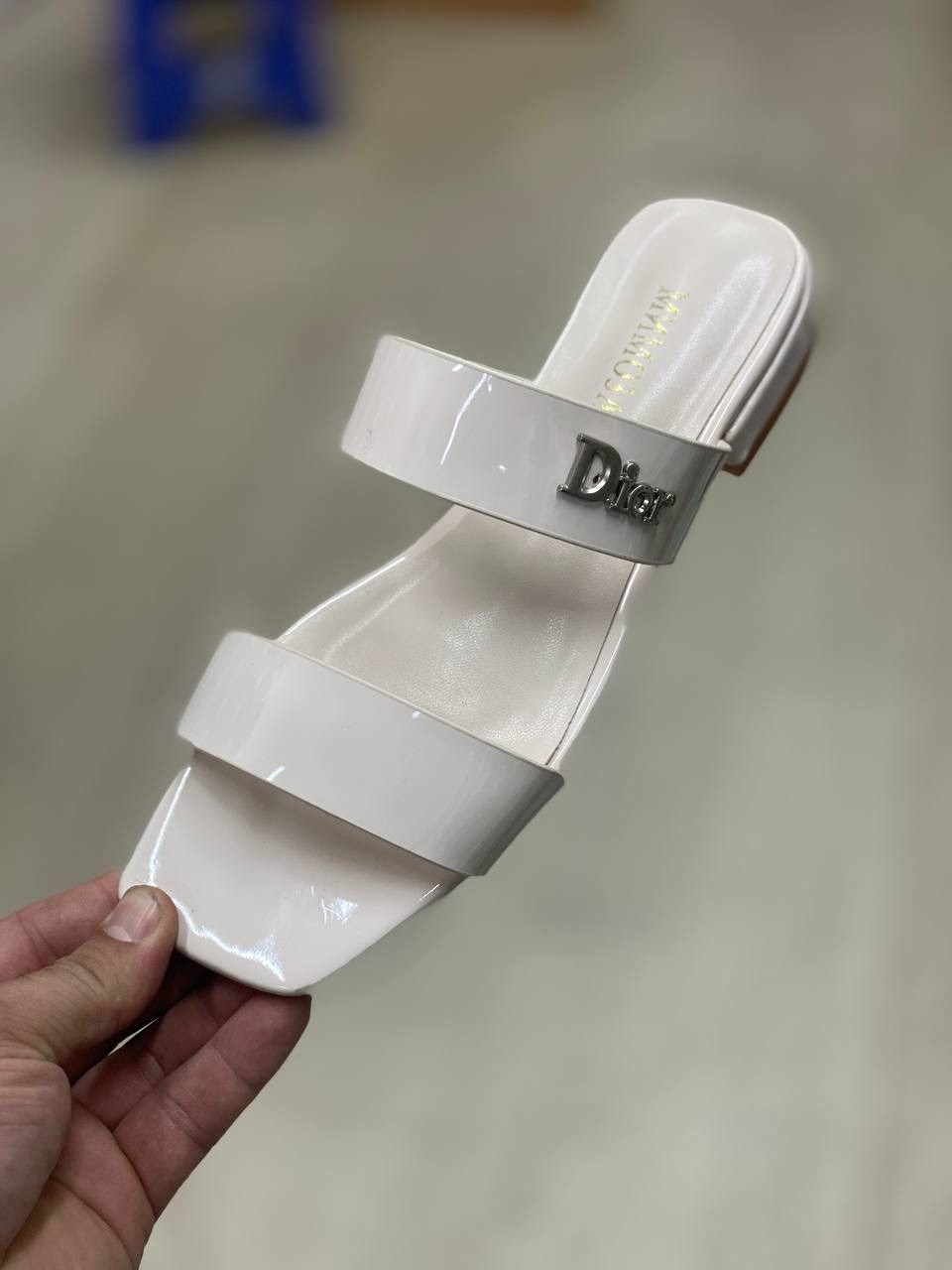 шлепки кристиан диор женские,шлепанцы женские,шлепанцы кристиан диор,шлепки диор,шлепки модные