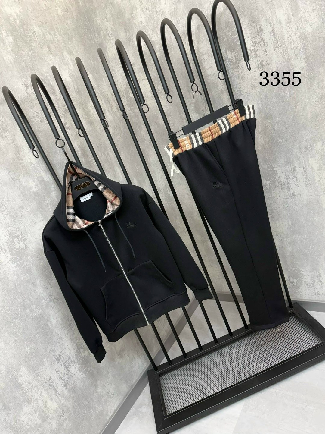 костюм спортивный burberry,burberry tracksuit,спортивные костюм,костюм спортивный мужской burberry повседневный черный,спортивный костюм brunello cucinelli