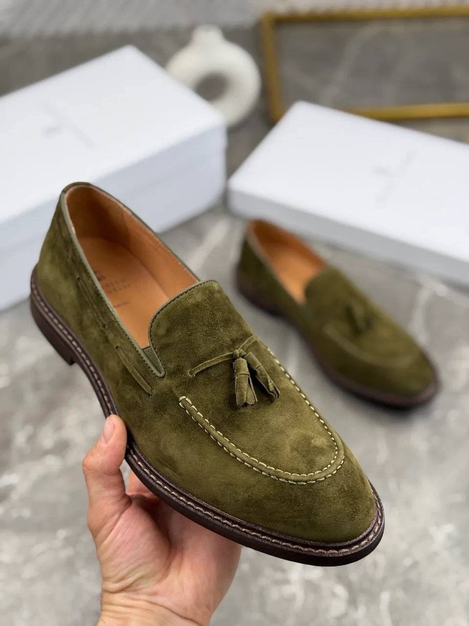 замшевые лоферы с кисточками brunello cucinelli,замшевые лоферы brunello cucinelli,,мужские замшевые лоферы,замшевые женские лоферы loro piana оливковые