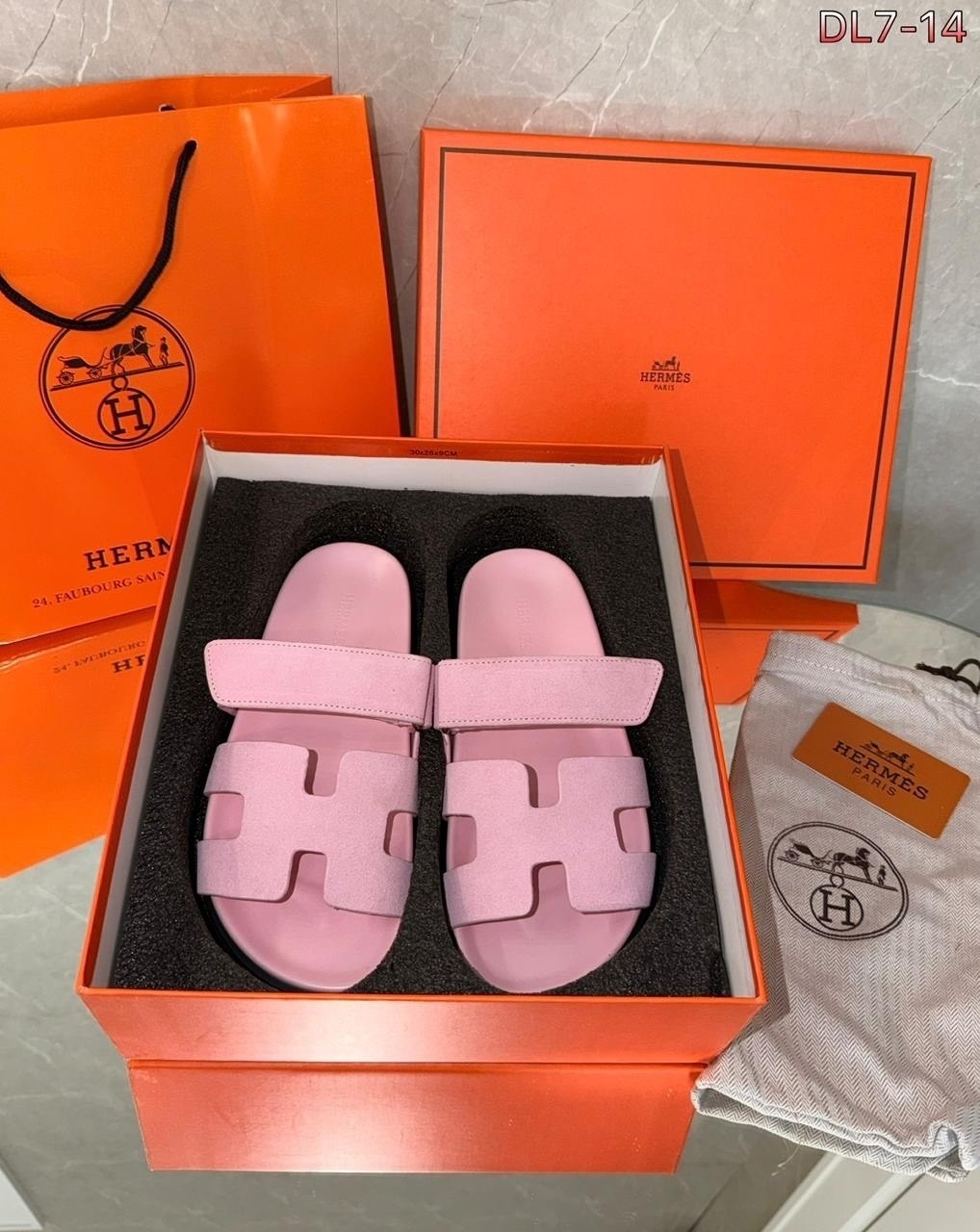 шлепки эрмес,hermes босоножки,тапки гермес женские,шлепки гермес женские 2026,шлепанцы женские