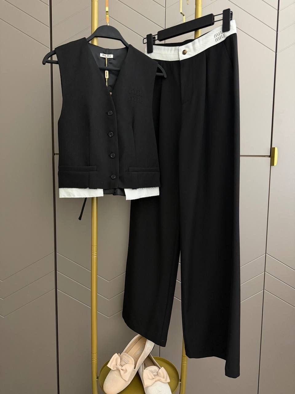 стильные костюмы,брючный костюм,жилет классический,жилет классический костюмный укороченный,брючный костюм черный