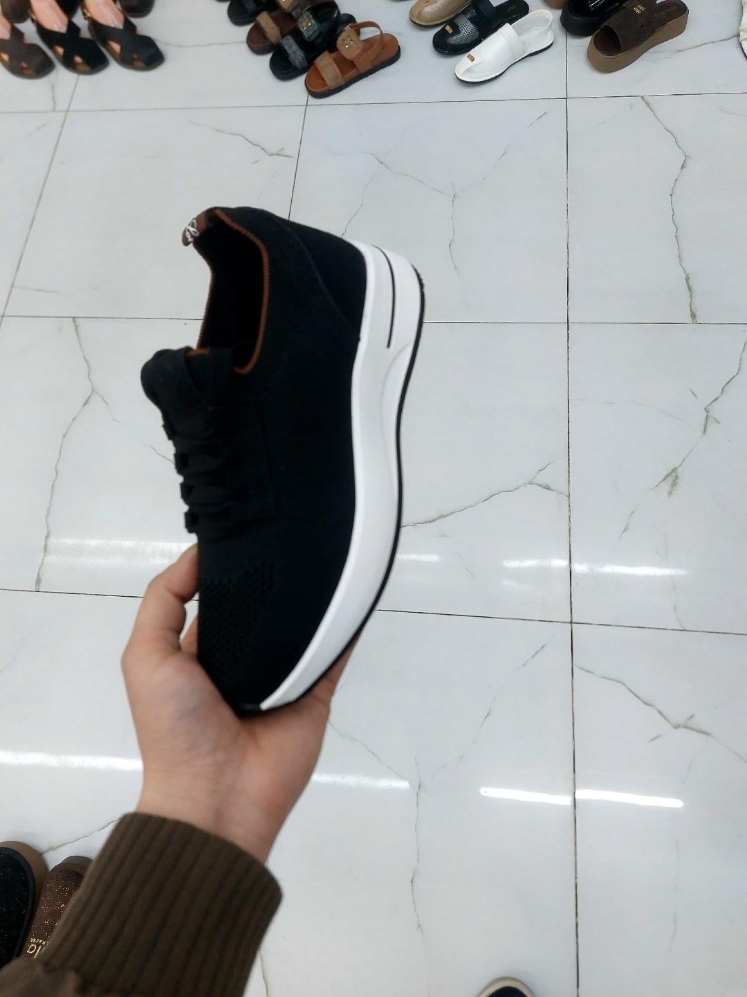 ,женские кроссовки,повседневные кроссовки,кроссовки женские коричневые,стильные кроссовки