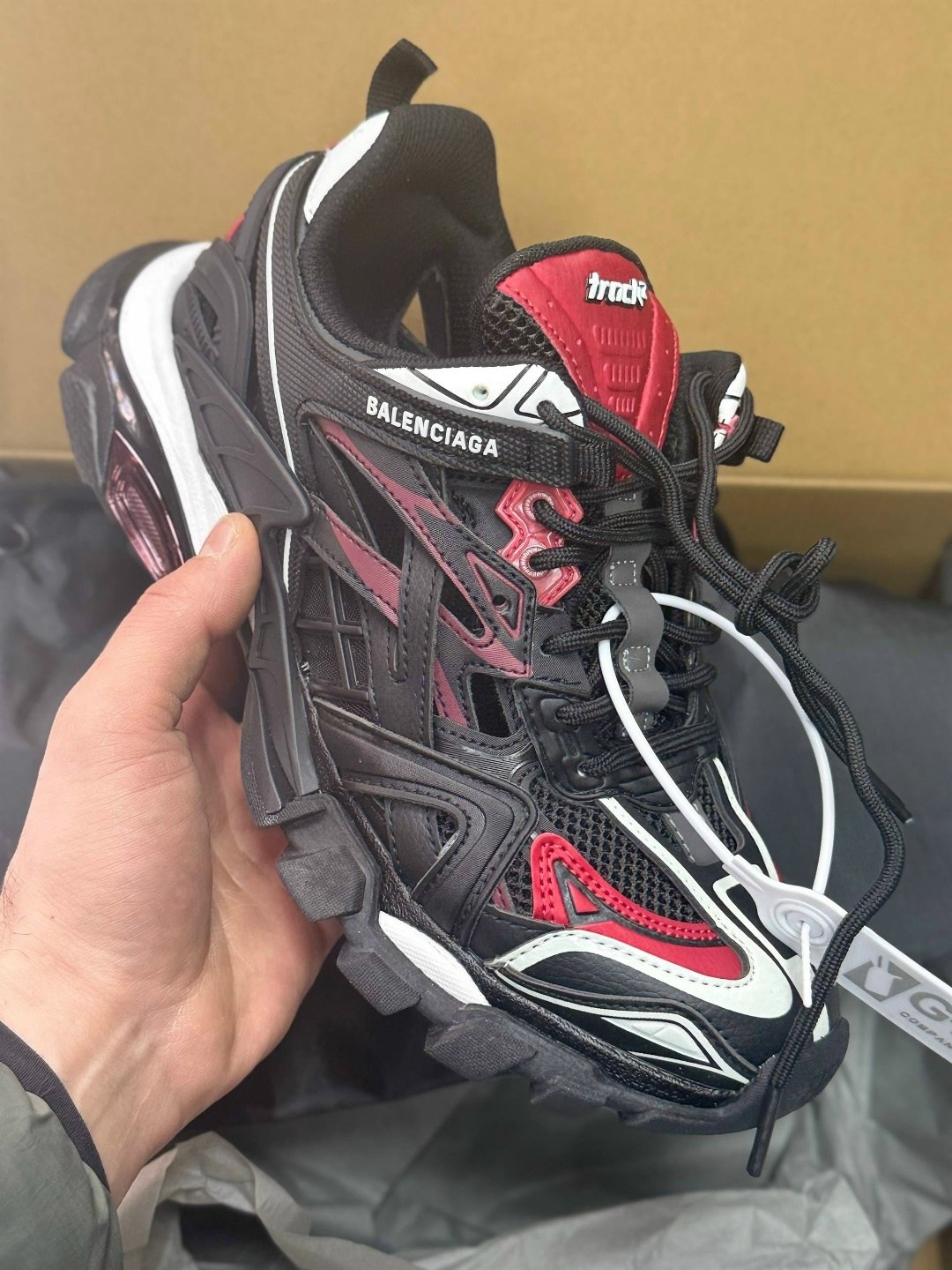 кроссовки balenciaga track 2.0 "black/red/white",кроссовки balenciaga track 2,кроссовки balenciaga,balenciaga track 2 black red,кроссовки balenciaga track trainer black red черный