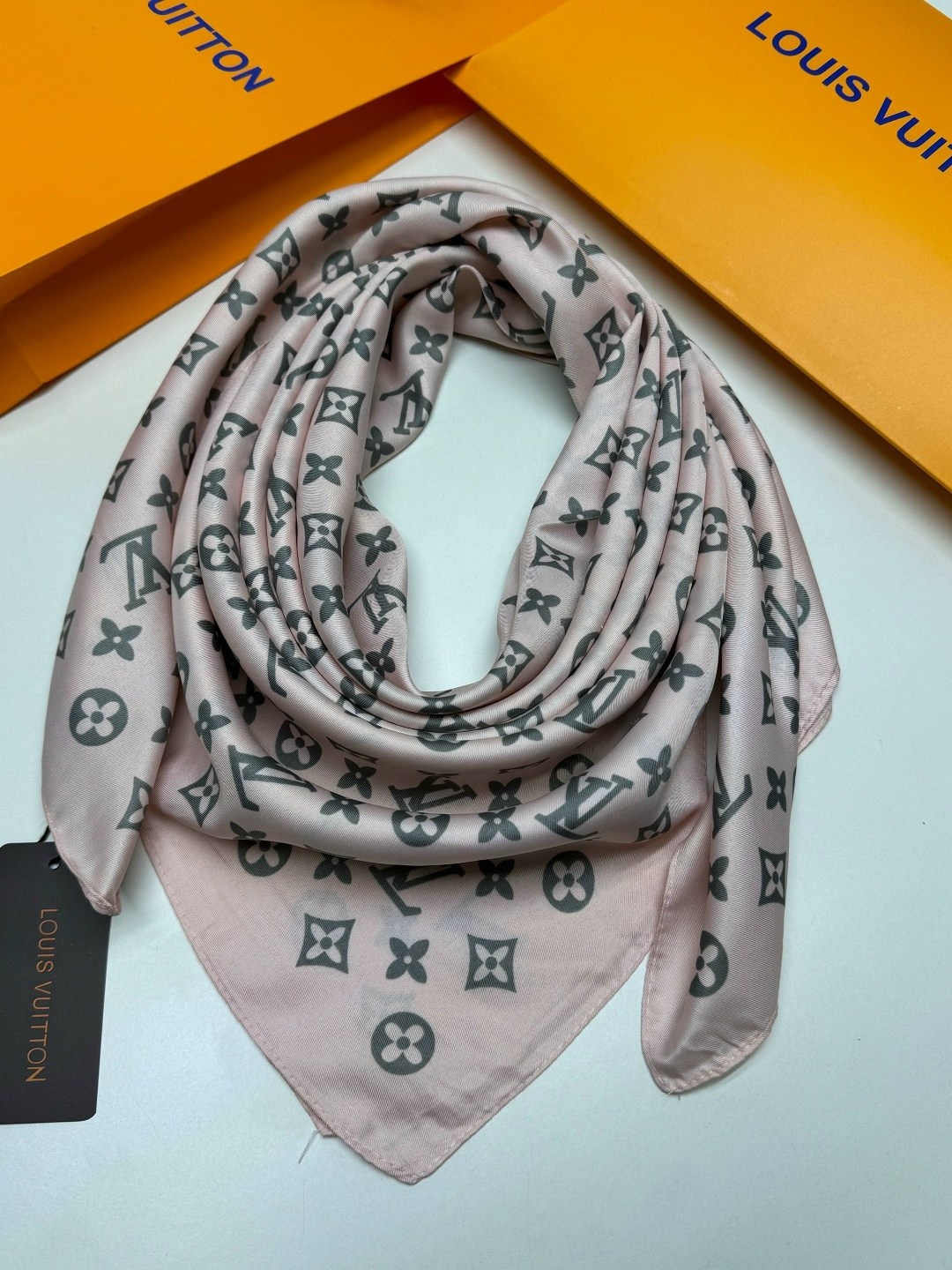 платки шелковые,шарф платок шелковый,женский платок,женские платки шелковый,платки тонки