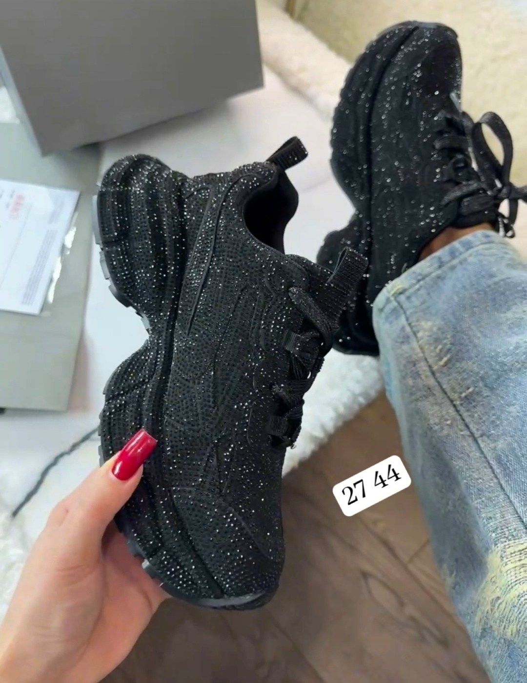 кроссовки balenciaga со стразами elkami цвет черный,кроссовки balenciaga со стразами,кроссовки женские со стразами,кроссовки balenciaga женские,кроссовки замш