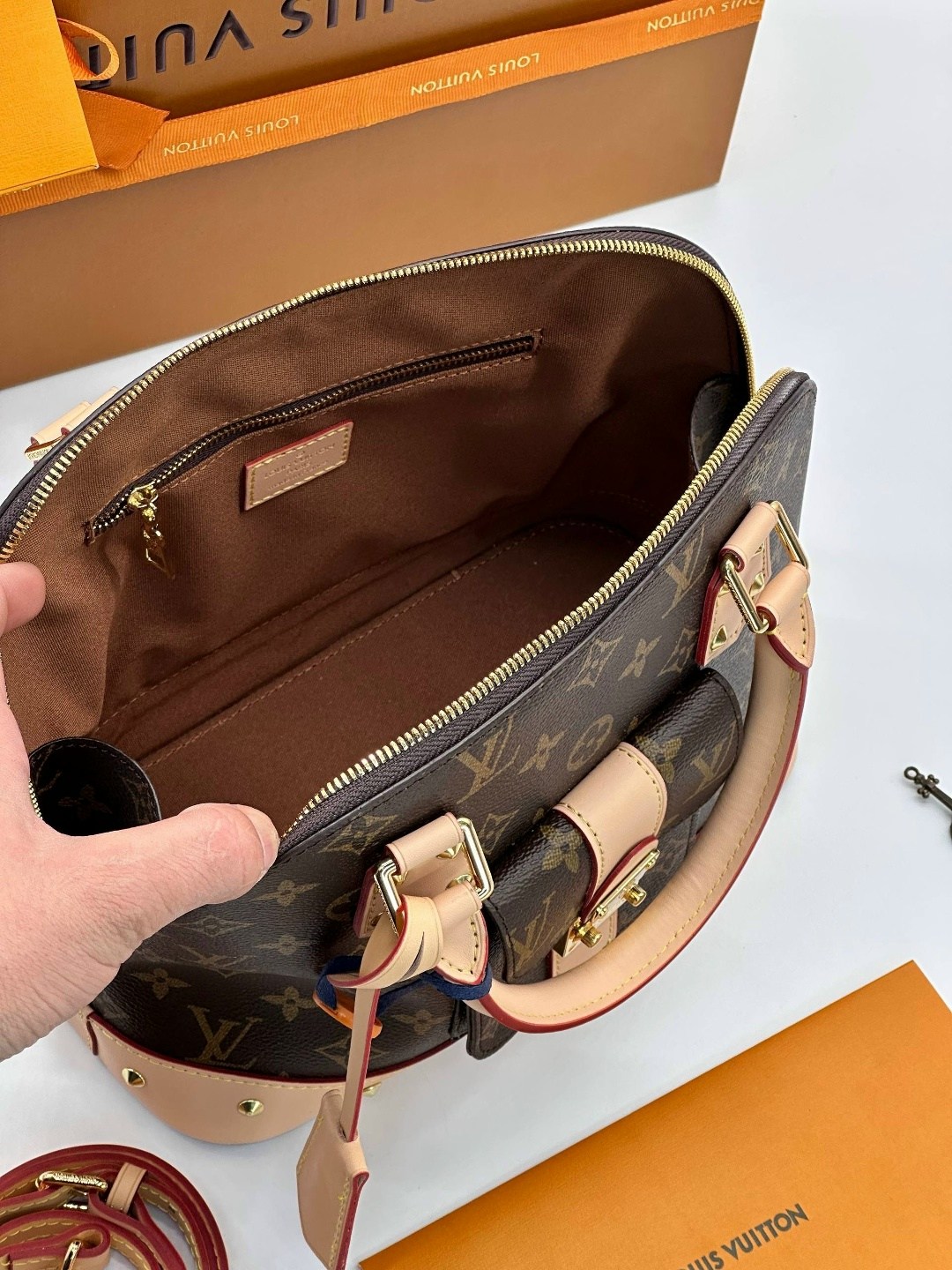 louis vuitton сумка,сумка louis vuitton женская,сумка луи виттон,сумка алма бб луи виттон,сумка луи виттон альма