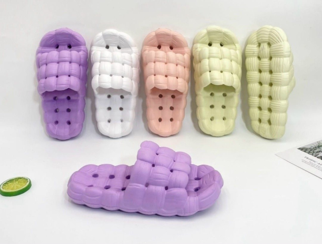 домашние тапочки,тапочки модные,женские шлепанцы,мягкие тапочки,тапки для дома