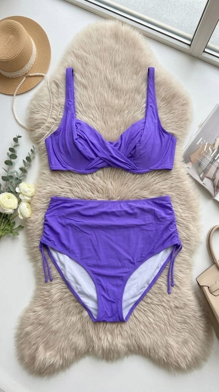 девушка,женщин,девушка с сочными формами,большие сиськи в купальниках,женщина красивая