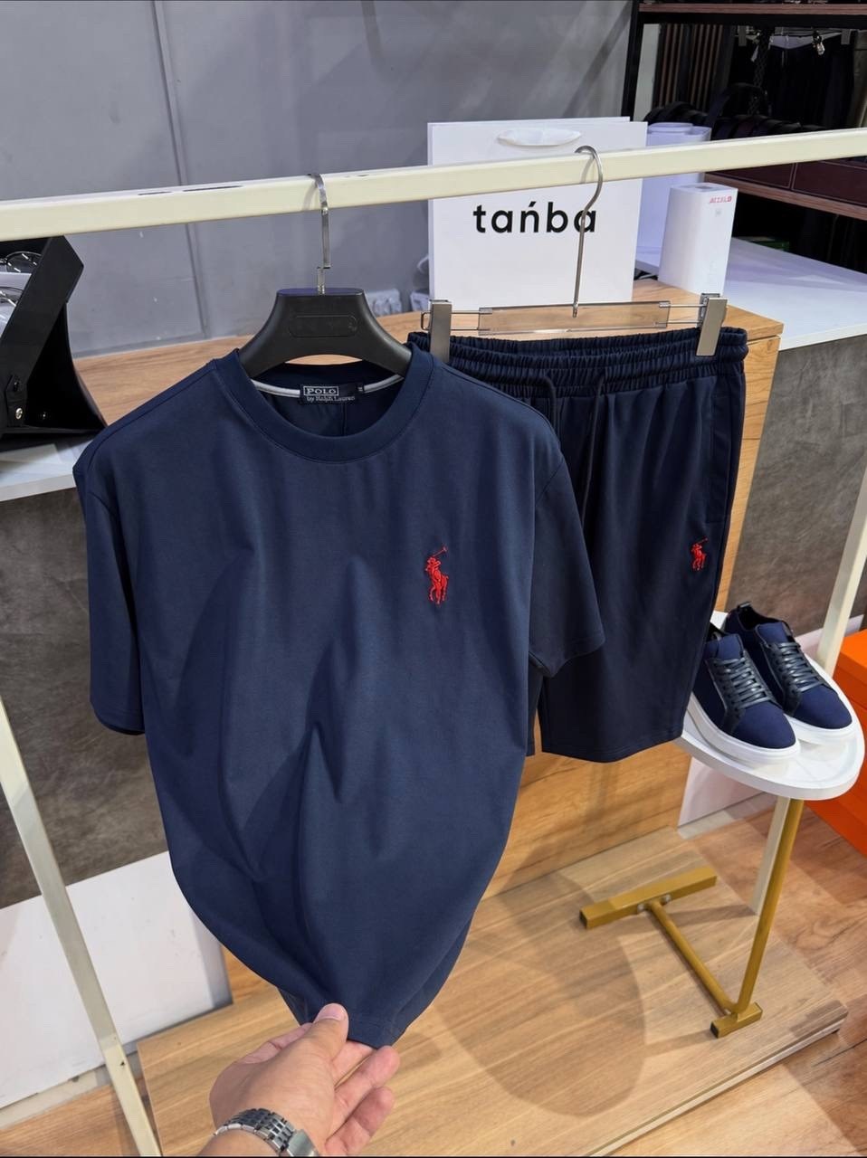 мужские шорты,спортивные шорты,мужская мода,серые шорты,шорты поло