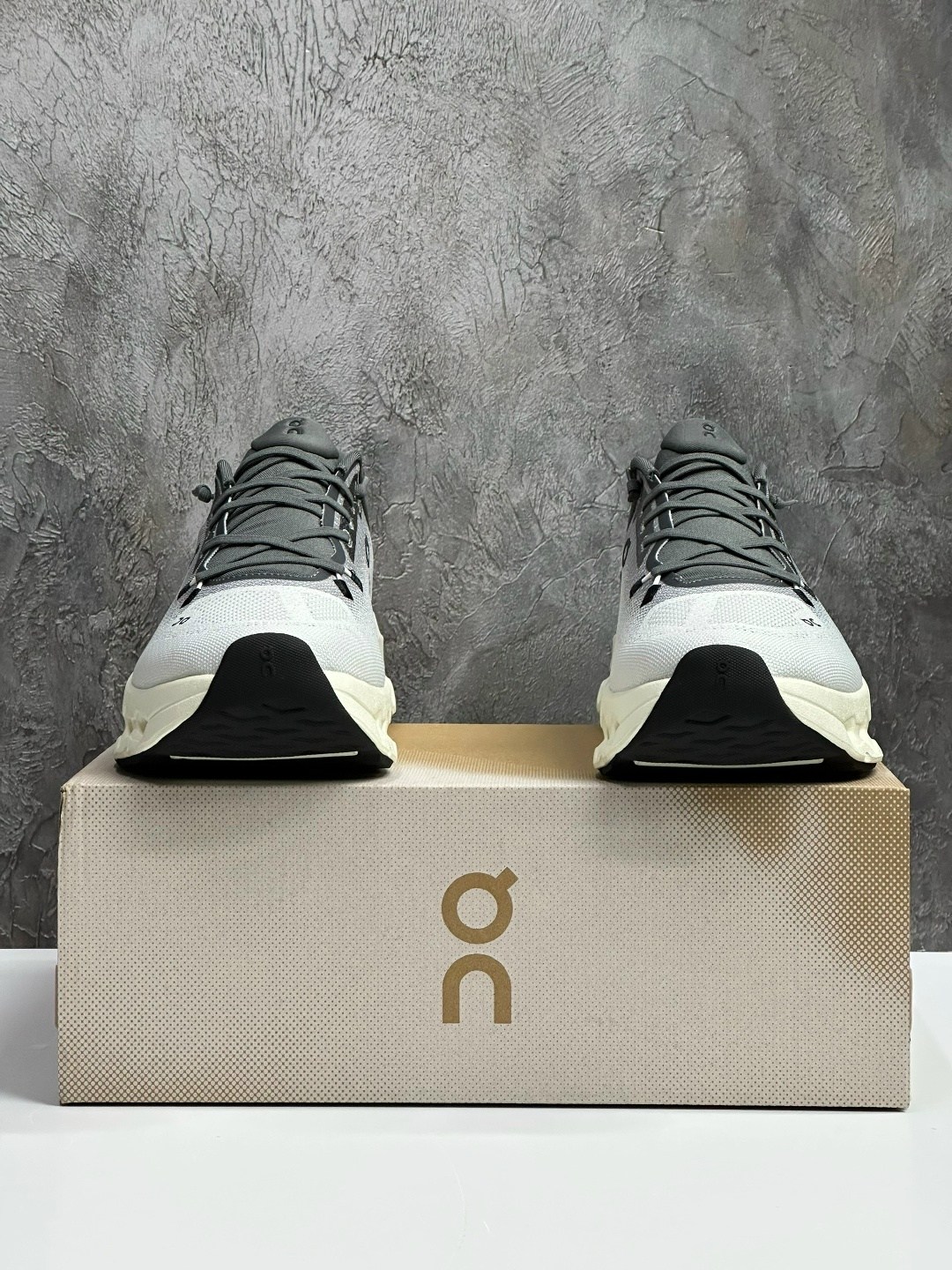 кроссовки on cloudtilt,on running кроссовки cloudtilt rock / sand белый,кроссовки,кроссовки on cloudtilt серебристый серый,