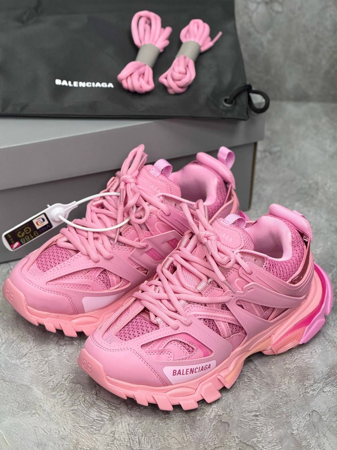 баленсиага кроссовки трек розовые,balenciaga track pink,кроссовки женские balenciaga,женские кроссовки balenciaga track trainer pink,кроссовки баленсиага трек женские
