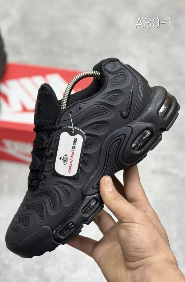 кроссовки nike air max tn plus,кроссовки nike air max plus,nike air max plus tn,кроссовки nike air max plus drift,nike air max plus