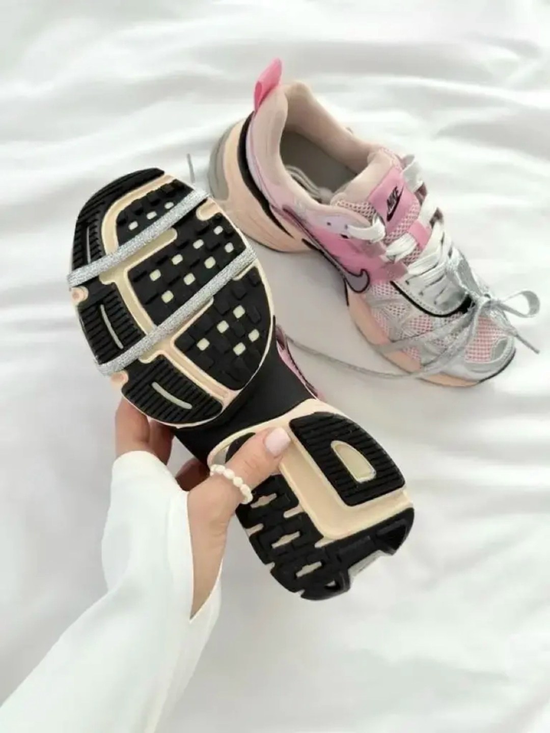 кроссовки для женщин nike initiator pink,женские кроссовки,,оригинальные кроссовки,кроссовки женские nike initiator y2k pink