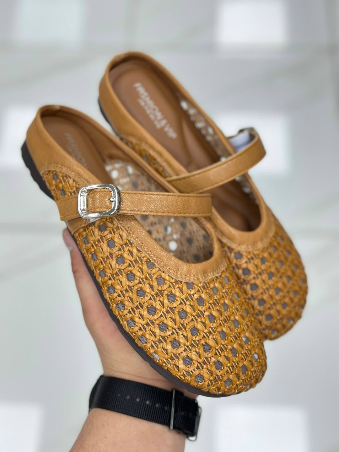 ,стильные босоножки,женская летняя ,женские босоножки,туфли с перфорацией