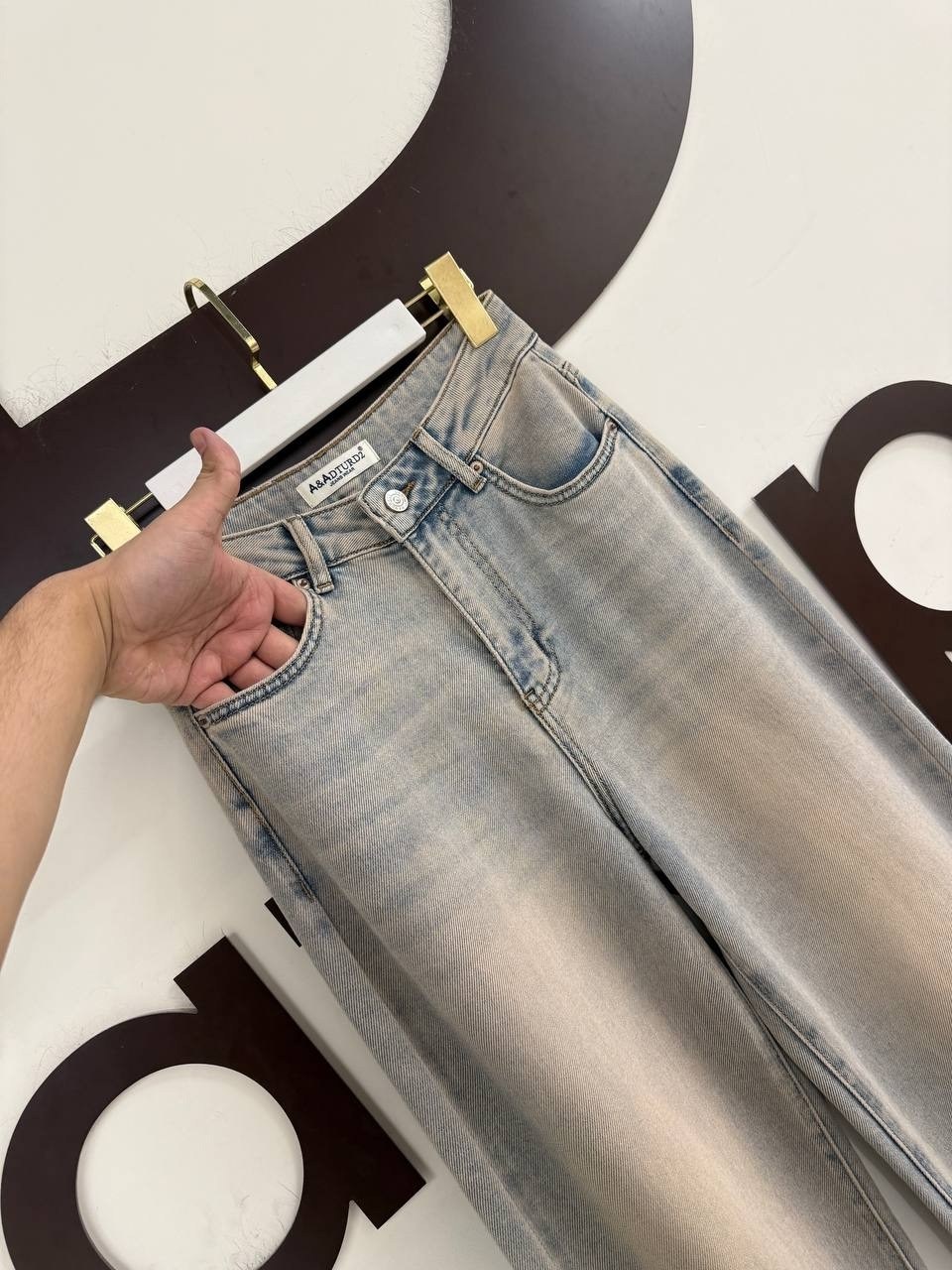 джинсы широкие,джинсы женские с широкими штанинами,широкие женские джинсы,женские джинсы,модные джинсы