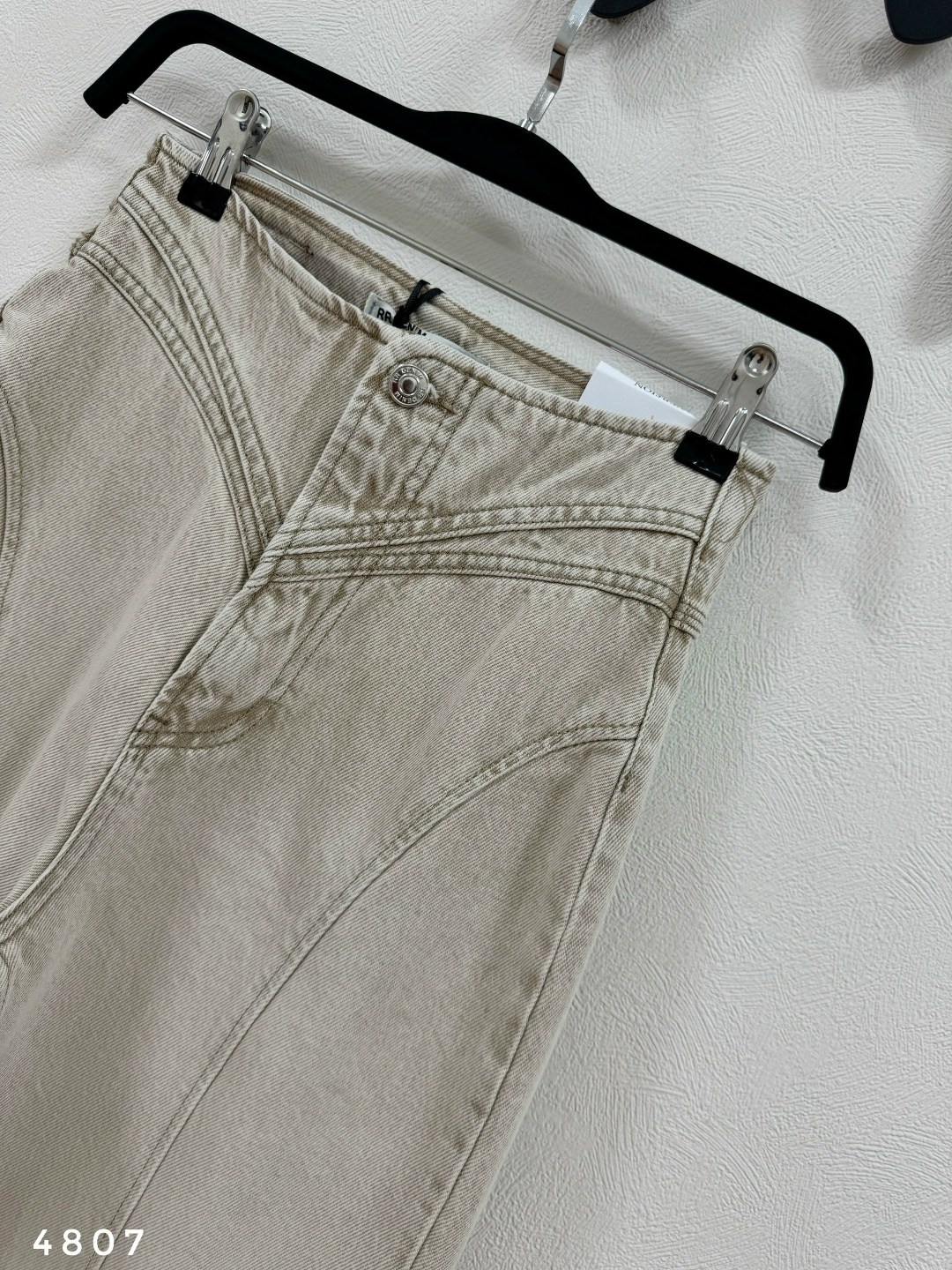 одежда кэжуал,белые джинсы,одежда в стиле,мода модная