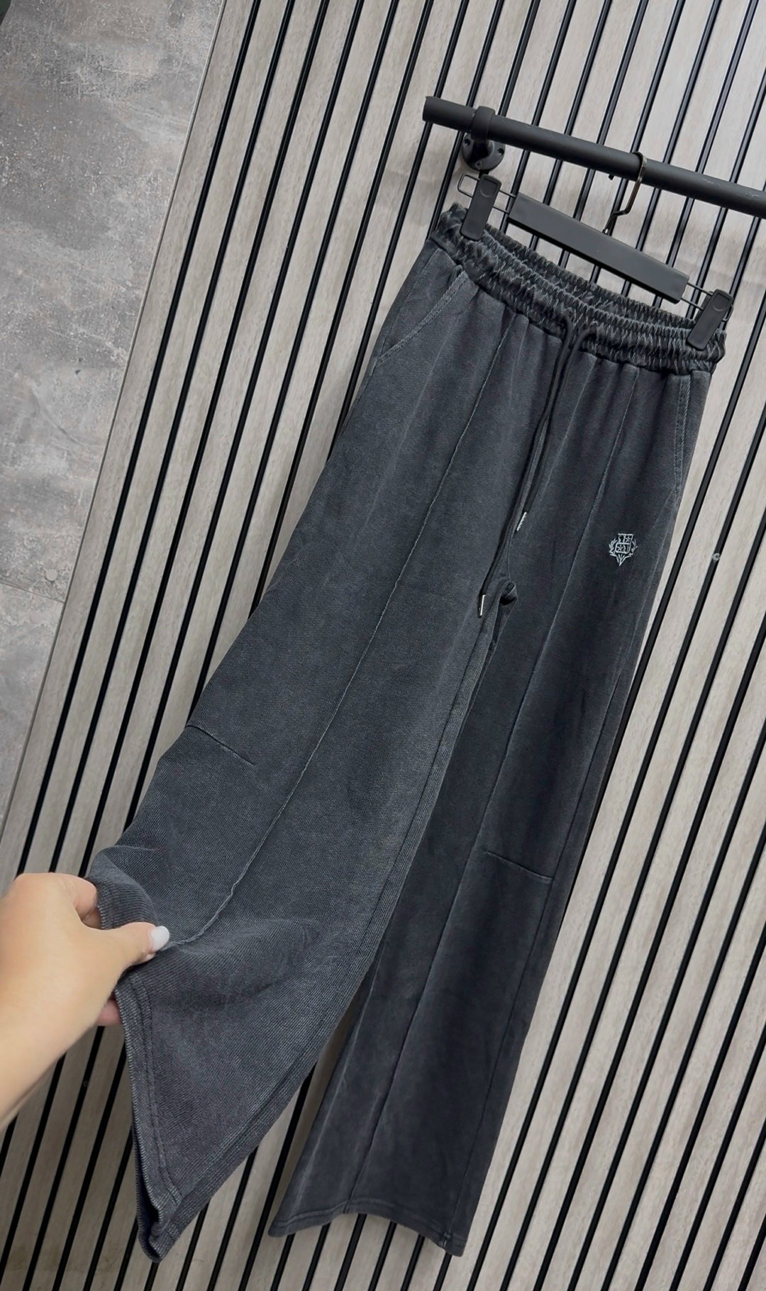 брюки свободные,широкие брюки,широкие штаны,спортивные брюки,модные брюки