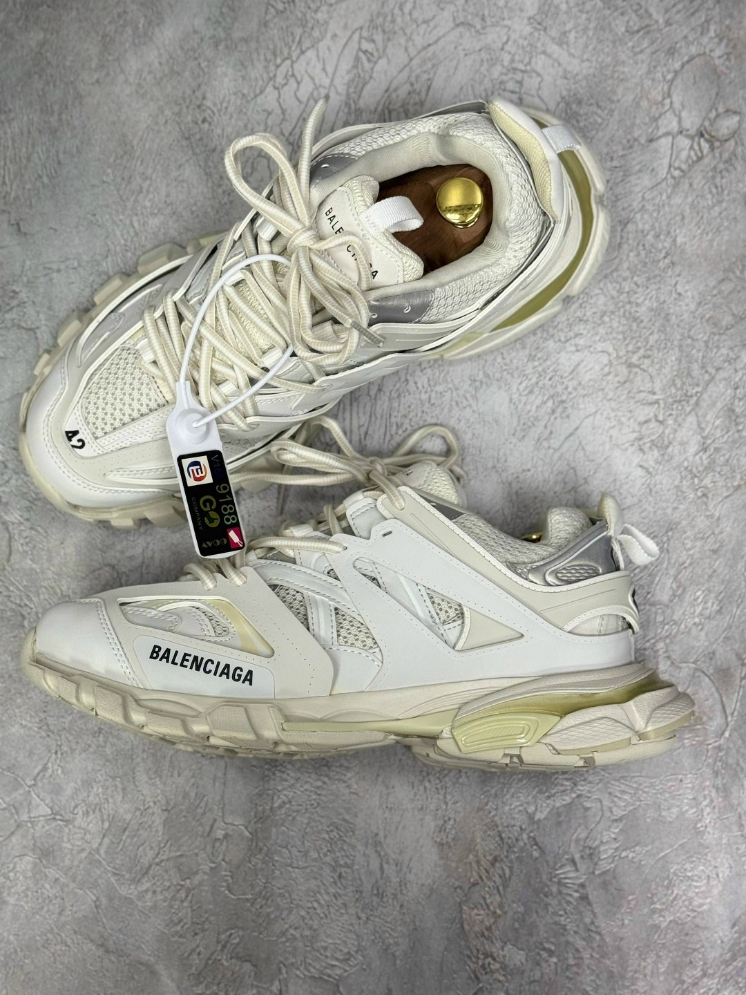 кроссовки balenciaga track,кроссовки balenciaga,кроссовки баленсиага трипл с,кроссовки баленсиага трек белые,кроссовки track trainers 3.0 balenciaga