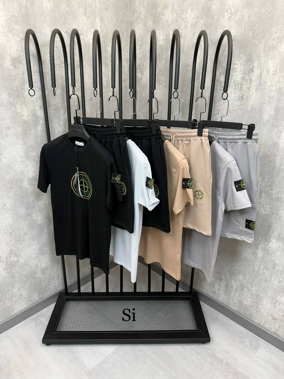 спортивный костюм stone island,шорты stone island,комплект одежды stone island,костюм шортами