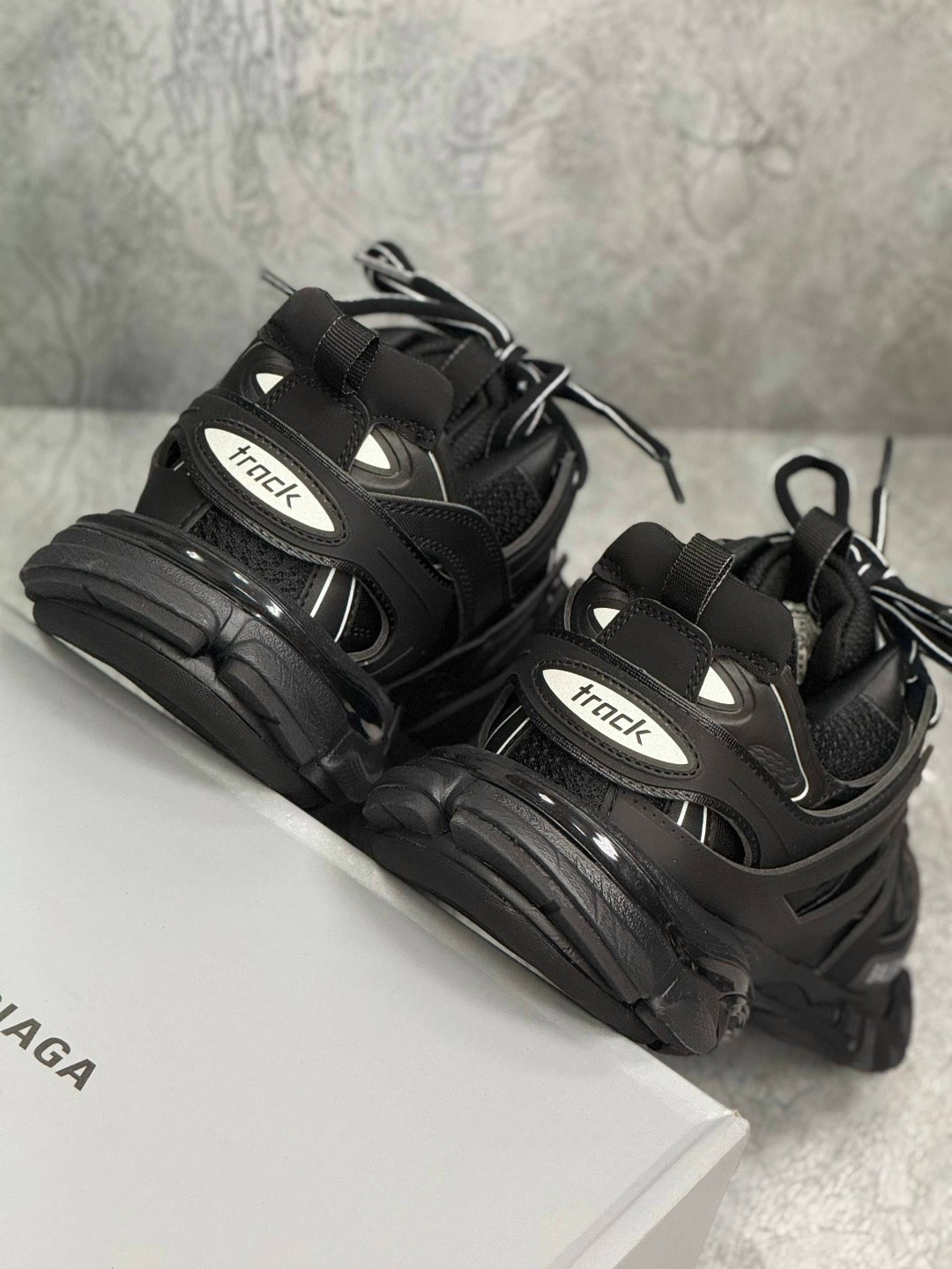 кроссовки balenciaga track,кроссовки balenciaga,кроссовки баленсиага трек черные,кроссовки баленсиага трек 1,баленсиага кроссовки черные track