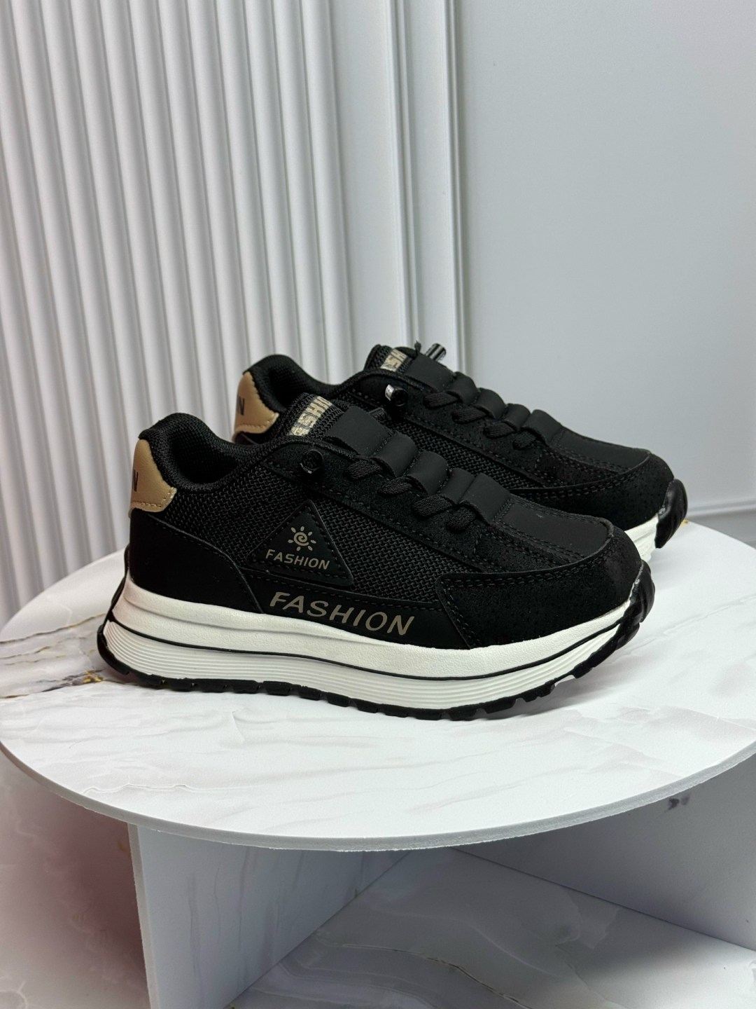 кроссовки женскиe,,кроссовки женские на платформе,модные кроссовки,кроссовки женские черные