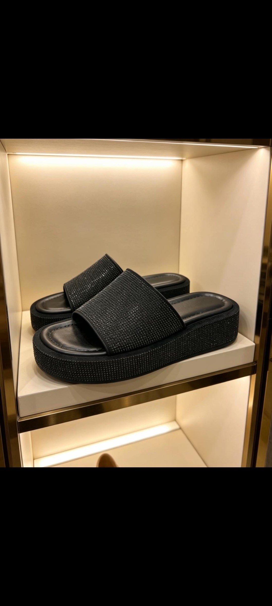 ,женские шлепанцы,модные шлепанцы,шлепанцы на платформе,шлепанцы со стразами