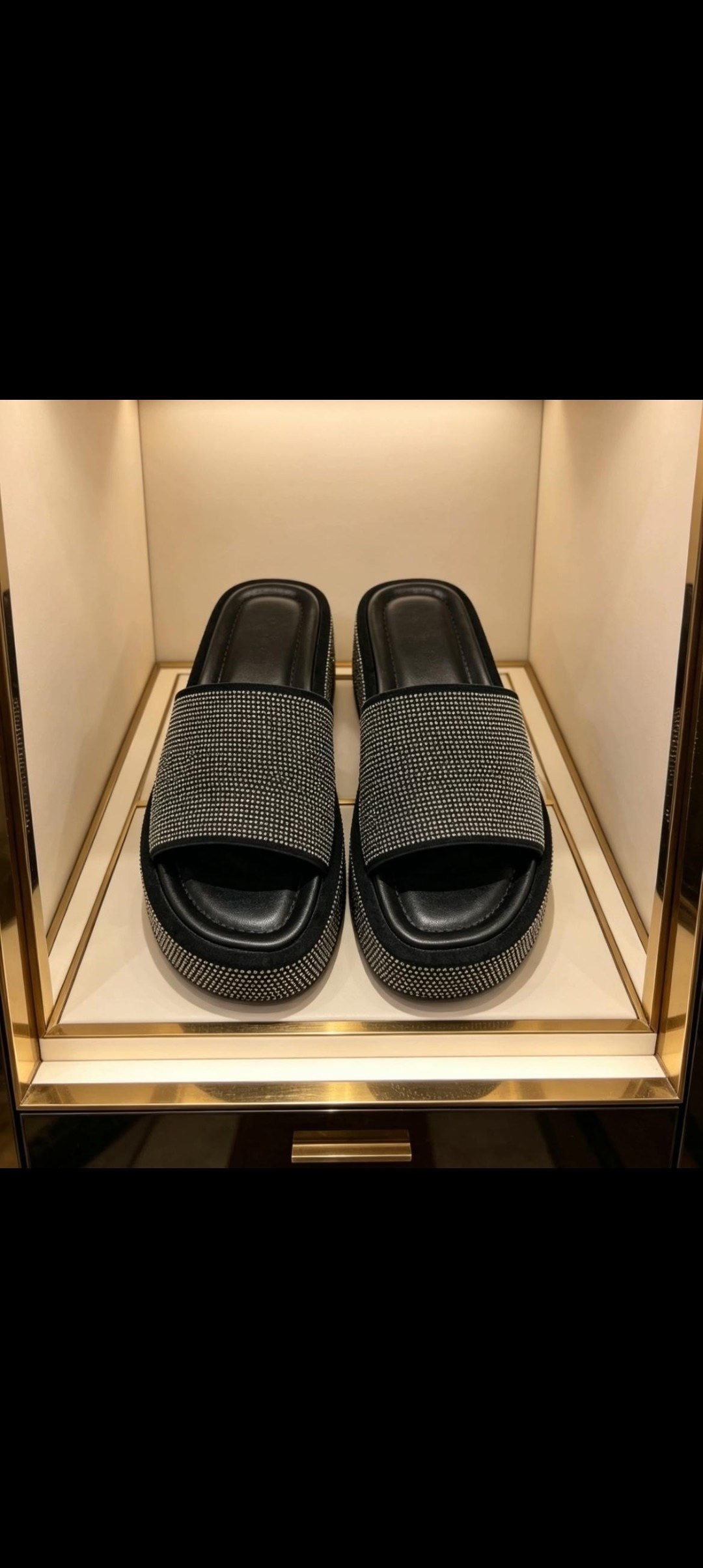 ,женские шлепанцы,модные шлепанцы,шлепанцы на платформе,шлепанцы со стразами