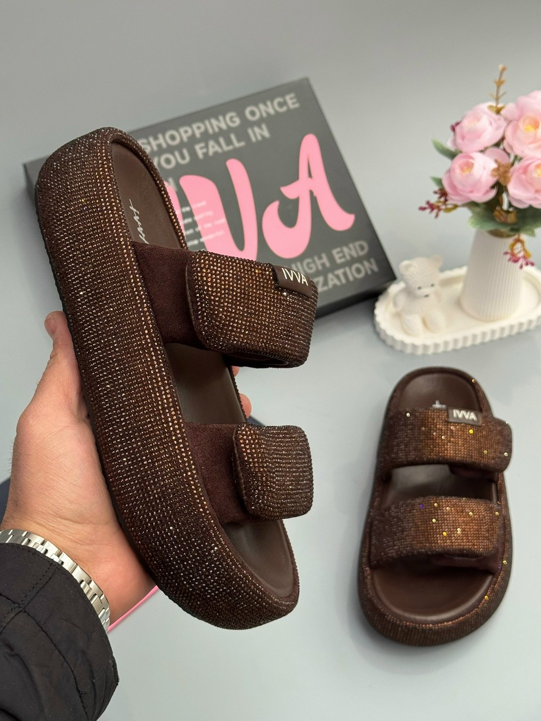 ,женские шлепанцы,шлепки женские, женская,модные тапочки