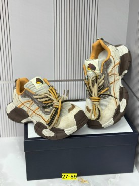 Кроссовки