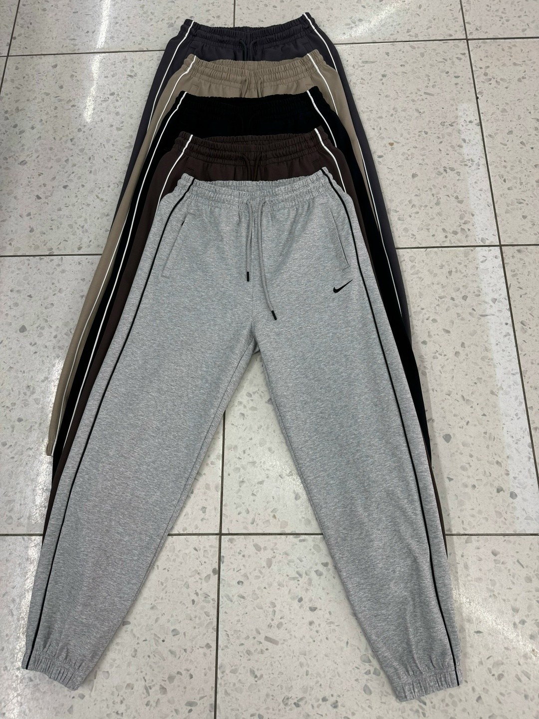 спортивные брюки мужские,мужская мода,спортивные брюки,спортивные костюм,мужские спортивные костюмы