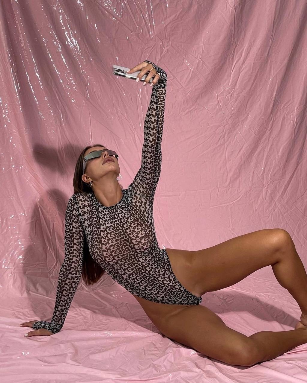 боди святая,женское модное боди с длинным рукавом и принтом,боди женский с длинным рукавом,боди прозрачное из сетки с длинным рукавом и принтом intrigue,женское боди с длинным рукавом и принтом в виде