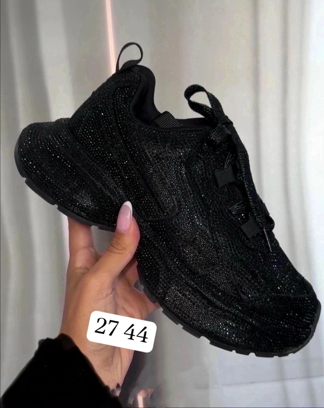 кроссовки balenciaga со стразами elkami цвет черный,кроссовки balenciaga со стразами,кроссовки женские со стразами,кроссовки balenciaga женские,кроссовки замш