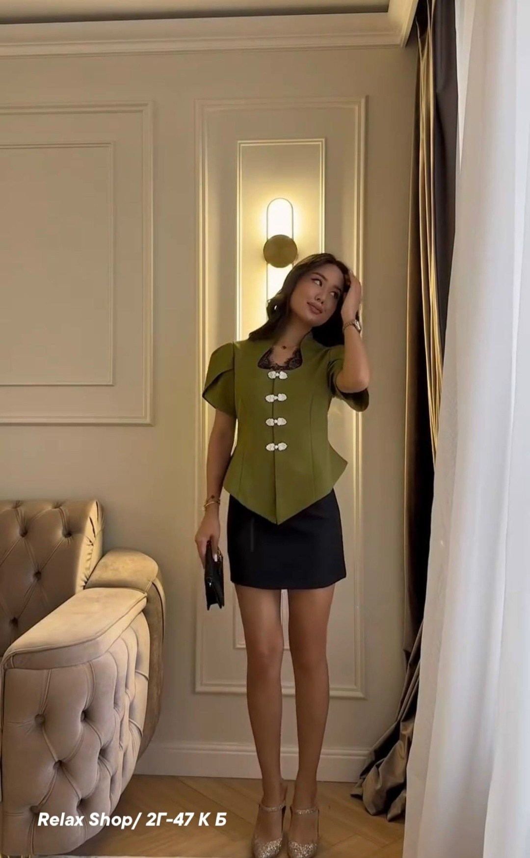 женский костюм,мягкая мебель,костюм,диван для гостиной,бежевый диван