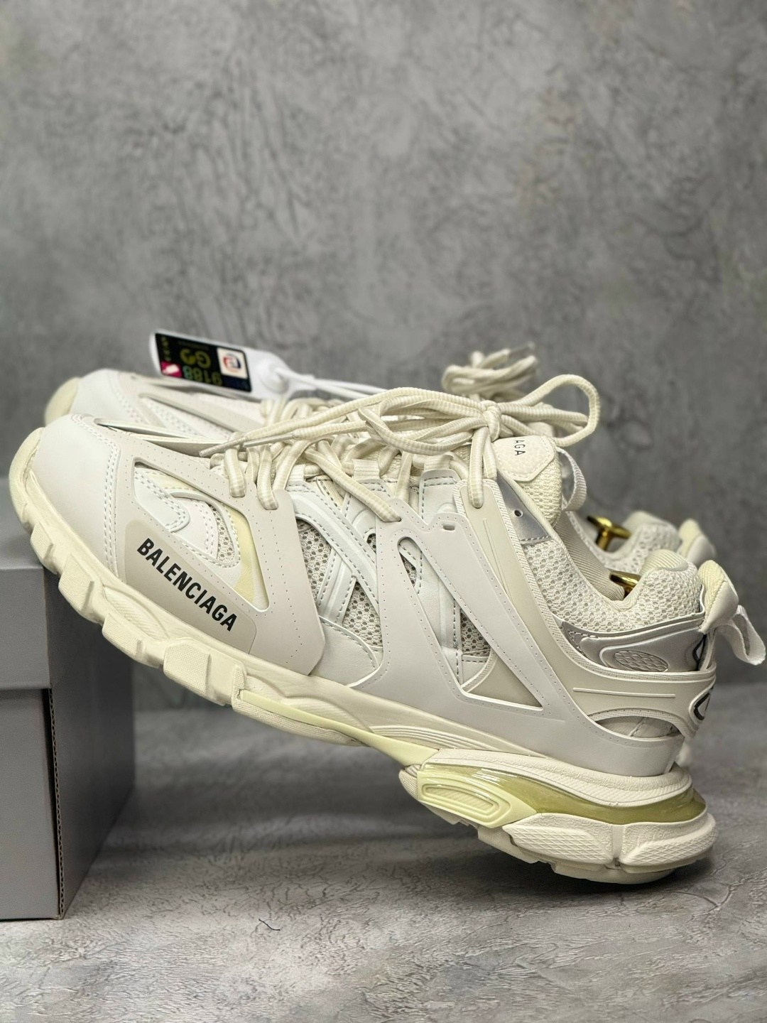 кроссовки balenciaga track,кроссовки balenciaga,кроссовки баленсиага трипл с,кроссовки баленсиага трек белые,кроссовки track trainers 3.0 balenciaga